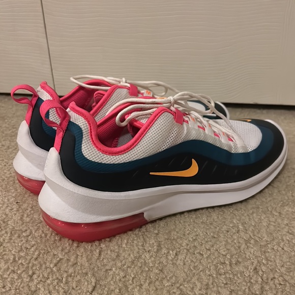 Women’s Nike Air Max Axis - Picture 3 of 7